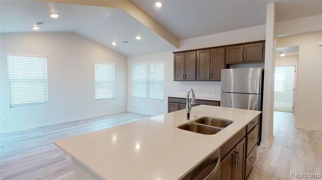 4000 Insignia 4, Clarkston, MI 48346