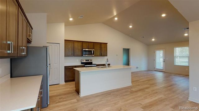 4000 Insignia 4, Clarkston, MI 48346