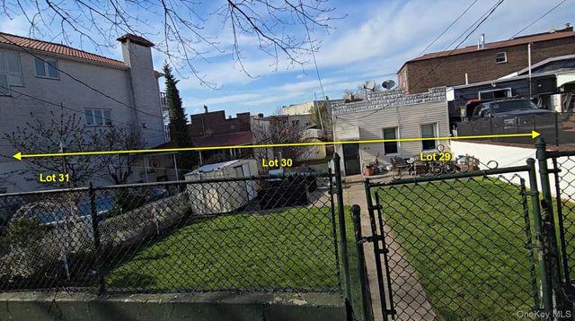70-07, Astoria, NY 11370