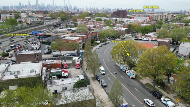 70-07, Astoria, NY 11370