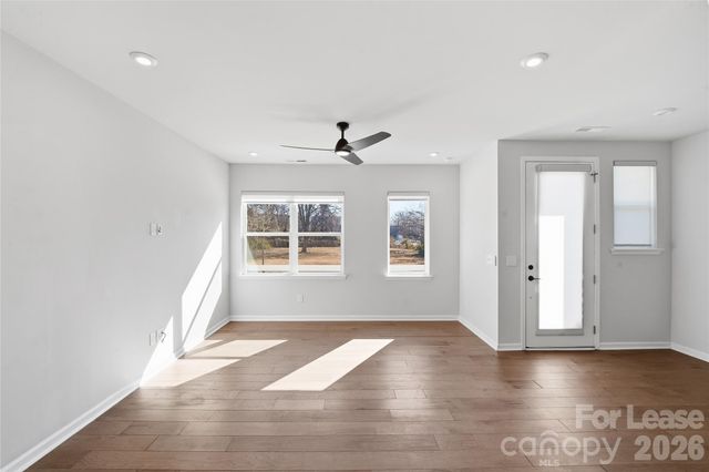 423 Vinroot Alley, Charlotte, NC 28217