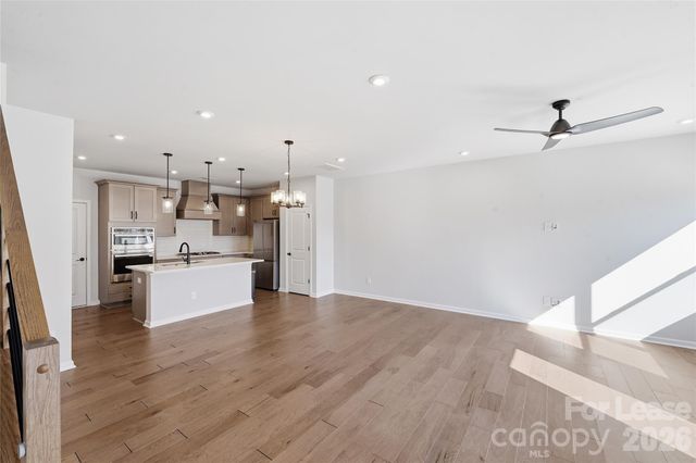 423 Vinroot Alley, Charlotte, NC 28217