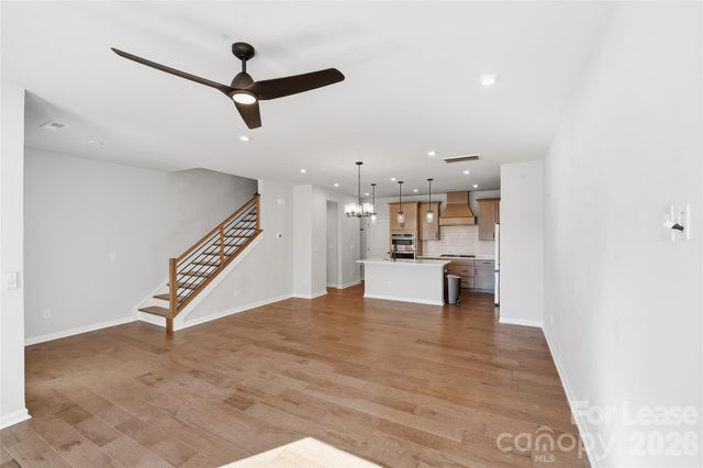 423 Vinroot Alley, Charlotte, NC 28217