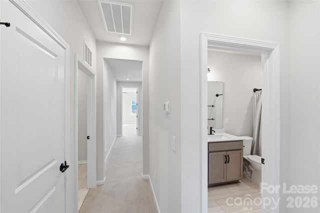 423 Vinroot Alley, Charlotte, NC 28217