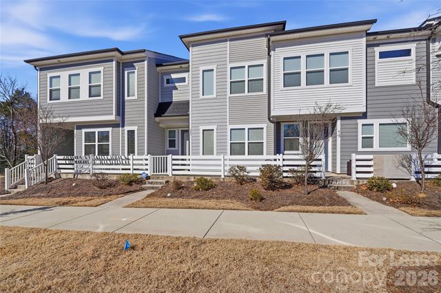 423 Vinroot Alley, Charlotte, NC 28217