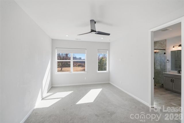 423 Vinroot Alley, Charlotte, NC 28217