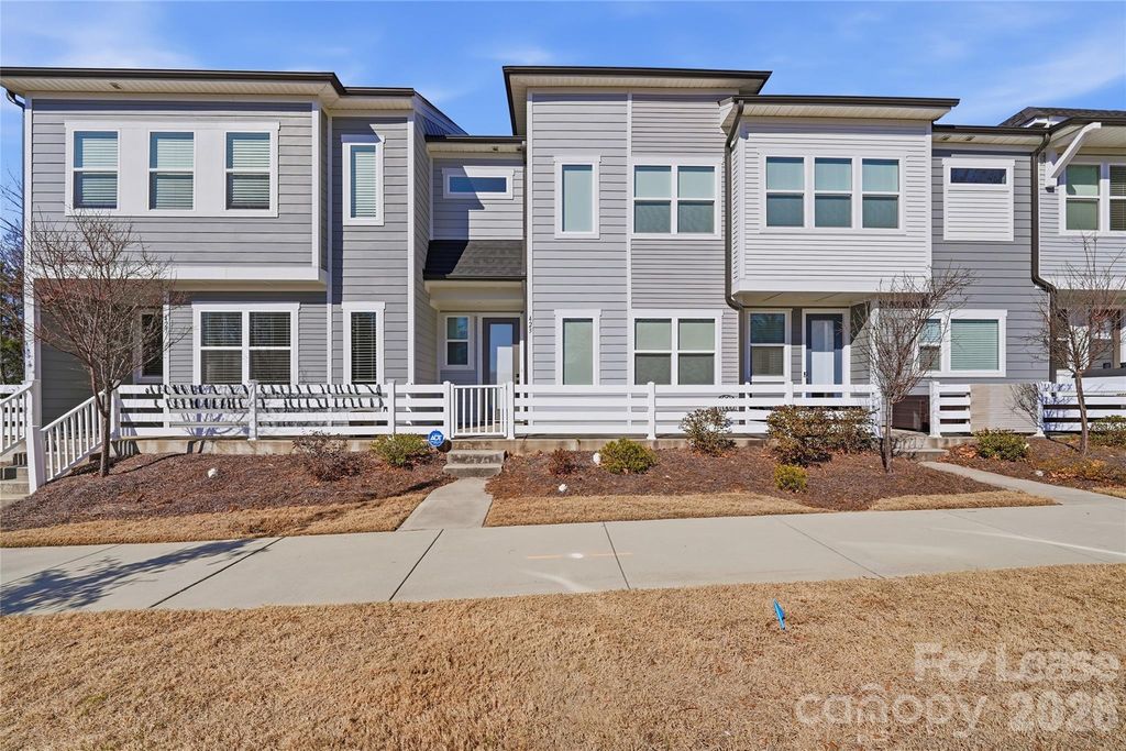 423 Vinroot Alley, Charlotte, NC 28217