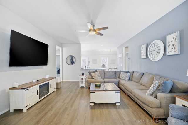 15752 S 74 Avenue E, Bixby, OK 74008