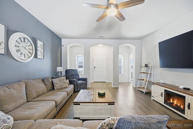 15752 S 74 Avenue E, Bixby, OK 74008