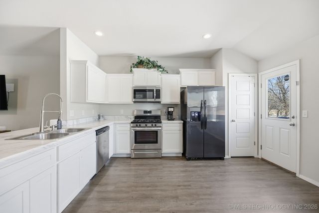 15752 S 74 Avenue E, Bixby, OK 74008