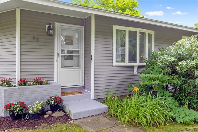 13 Memory Lane, Clay, NY 13212