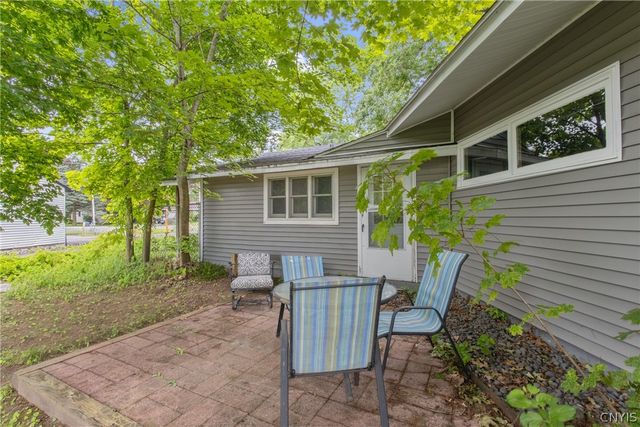 13 Memory Lane, Clay, NY 13212