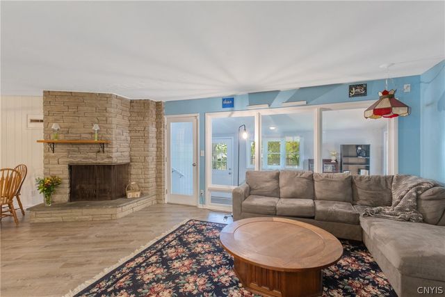 13 Memory Lane, Clay, NY 13212