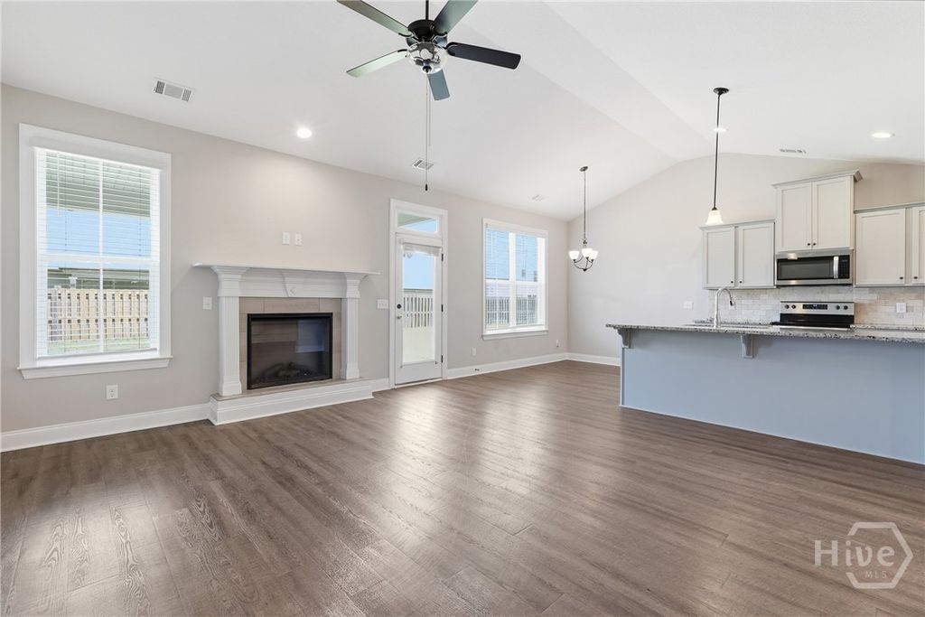 Image 7 of property listing at 121 Sams Drive, Guyton, GA 31312