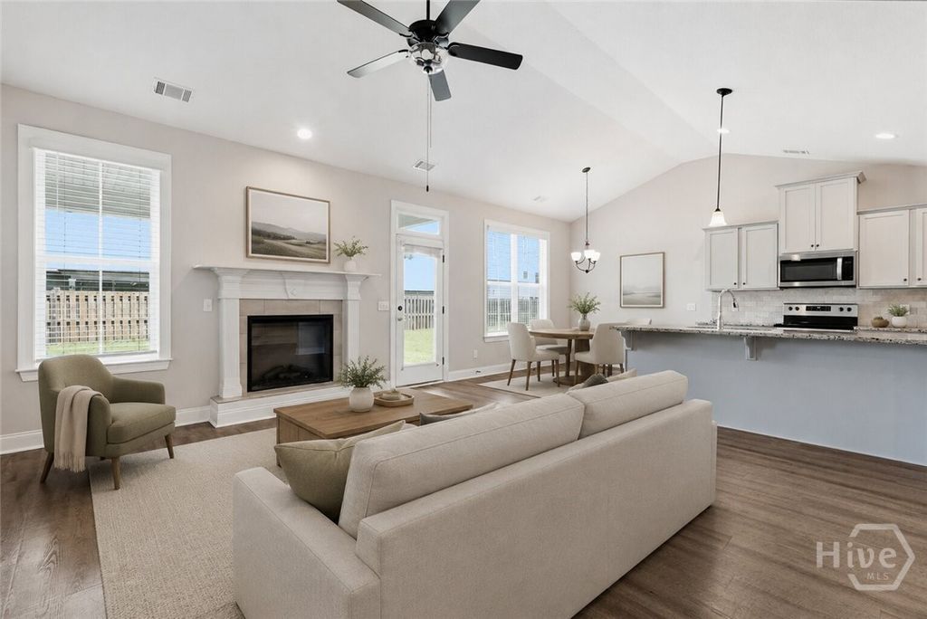 Image 8 of property listing at 121 Sams Drive, Guyton, GA 31312