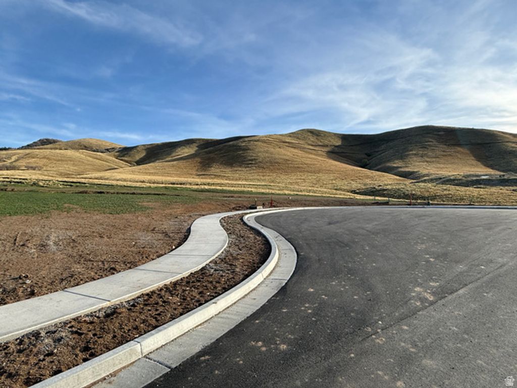Image 1 of property listing at 616 E BERKSHIRE DR, Tooele, UT 84074