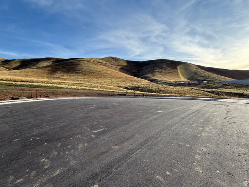 Image 2 of property listing at 616 E BERKSHIRE DR, Tooele, UT 84074