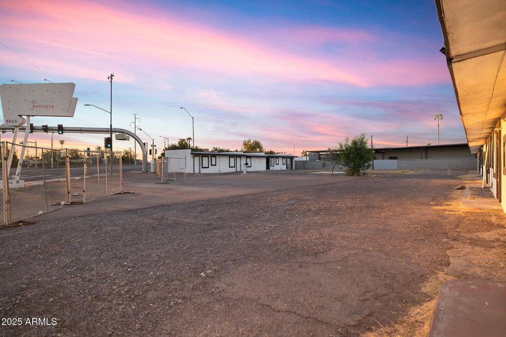 3060 GRAND Avenue, Phoenix, AZ 85017