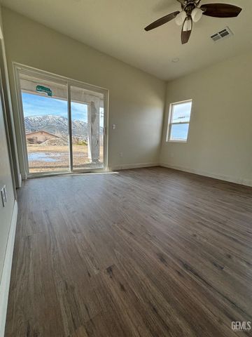 22381 Vaquero Drive, Tehachapi, CA 93561