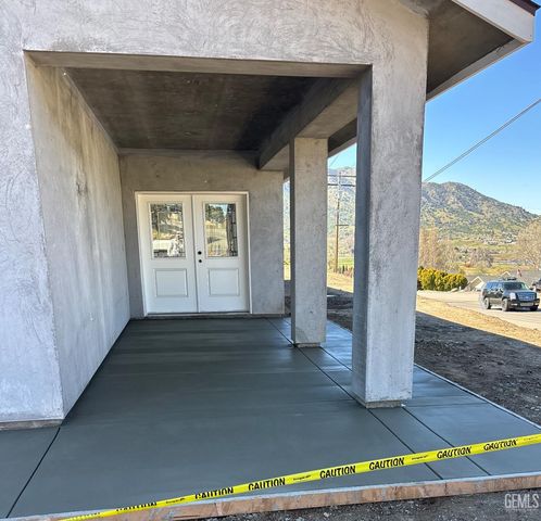 22381 Vaquero Drive, Tehachapi, CA 93561