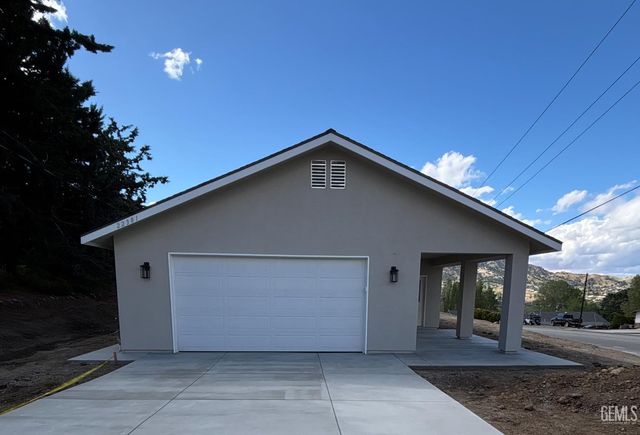 22381 Vaquero Drive, Tehachapi, CA 93561