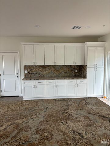 22381 Vaquero Drive, Tehachapi, CA 93561