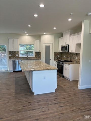 22381 Vaquero Drive, Tehachapi, CA 93561