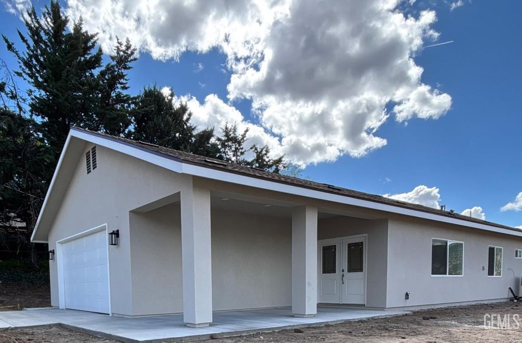 22381 Vaquero Drive, Tehachapi, CA 93561