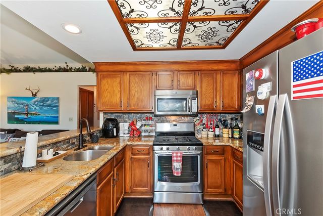 26520 Walnut Hills Drive, Lake Arrowhead, CA 92352