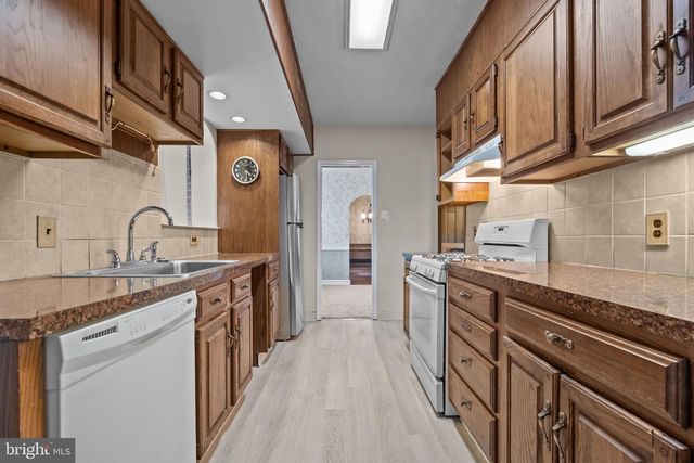 111 TOOKANY CREEK PKWY, Cheltenham, PA 19012