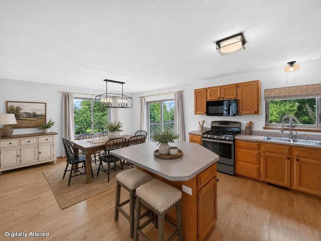 932 Vista Ridge Drive, Mount Horeb, WI 53572