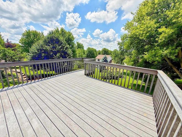 932 Vista Ridge Drive, Mount Horeb, WI 53572