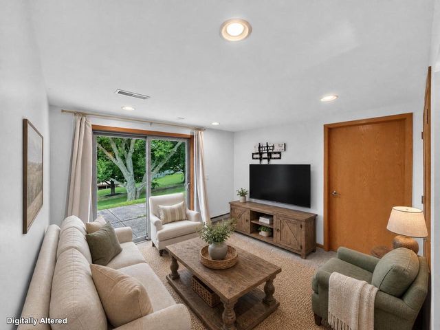 932 Vista Ridge Drive, Mount Horeb, WI 53572