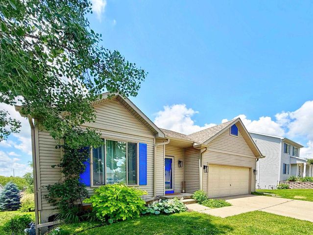 932 Vista Ridge Drive, Mount Horeb, WI 53572