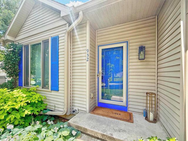 932 Vista Ridge Drive, Mount Horeb, WI 53572