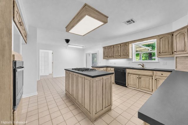 1044 Apple Meadows, Springdale, AR 72764