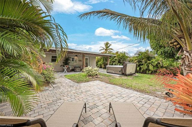 645 101st AVE N, Naples, FL 34108