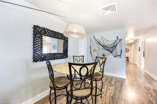 645 101st AVE N, Naples, FL 34108