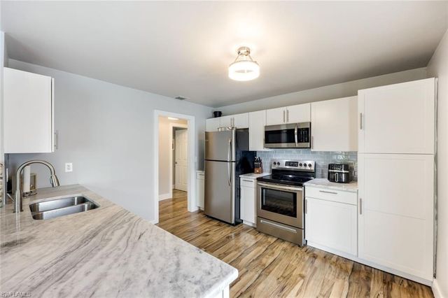 645 101st AVE N, Naples, FL 34108