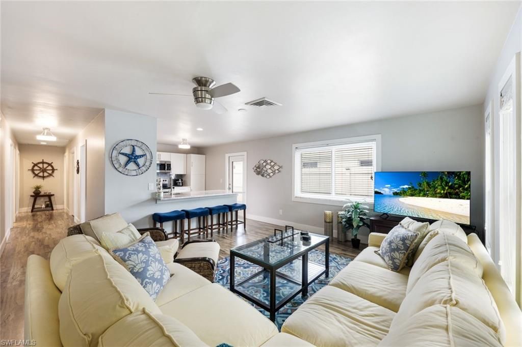 645 101st AVE N, Naples, FL 34108