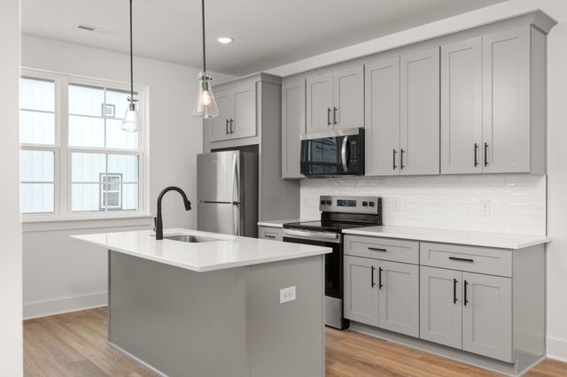 700 N DuPont Ave Unit 209, Madison, TN 37115