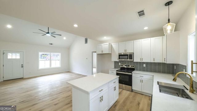 8 Whispering Pines Road NE, Rome, GA 30161