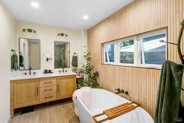 609 Ross Ct, Sonoma, CA 95476