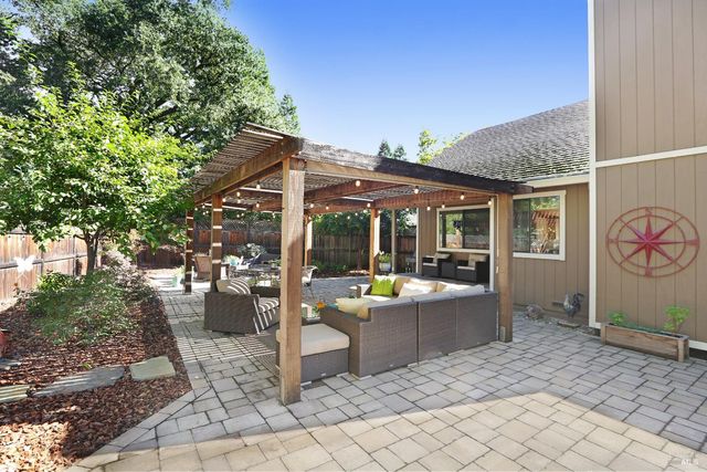609 Ross Ct, Sonoma, CA 95476