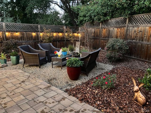 609 Ross Ct, Sonoma, CA 95476