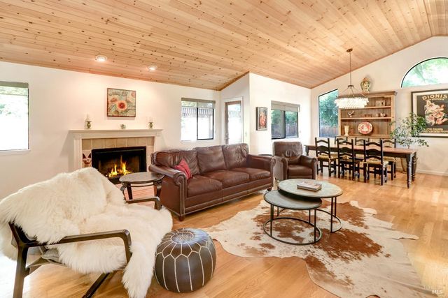 609 Ross Ct, Sonoma, CA 95476