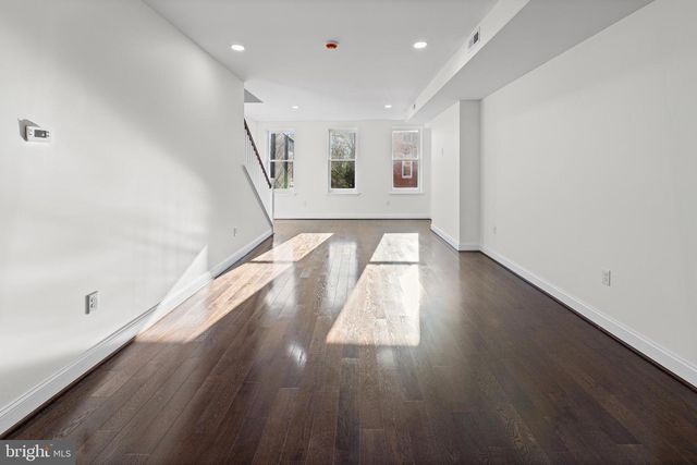 530 N CARROLLTON AVE, Baltimore, MD 21223