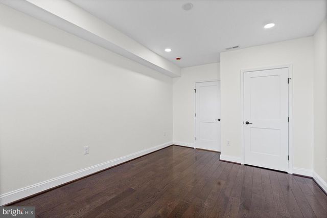 530 N CARROLLTON AVE, Baltimore, MD 21223