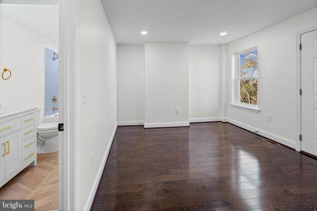 530 N CARROLLTON AVE, Baltimore, MD 21223