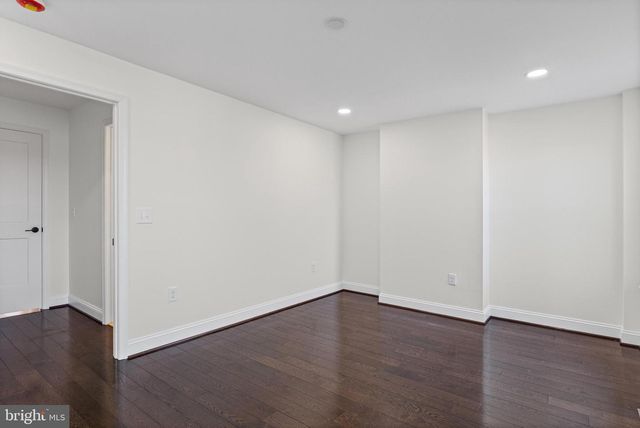 530 N CARROLLTON AVE, Baltimore, MD 21223